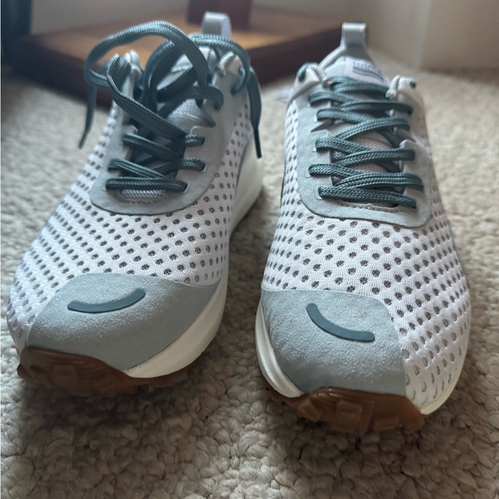 Hilma Running Shoes NWOT Women’s 9-9.5 (Brand Fit 3 Wide). Teal aqua mint green